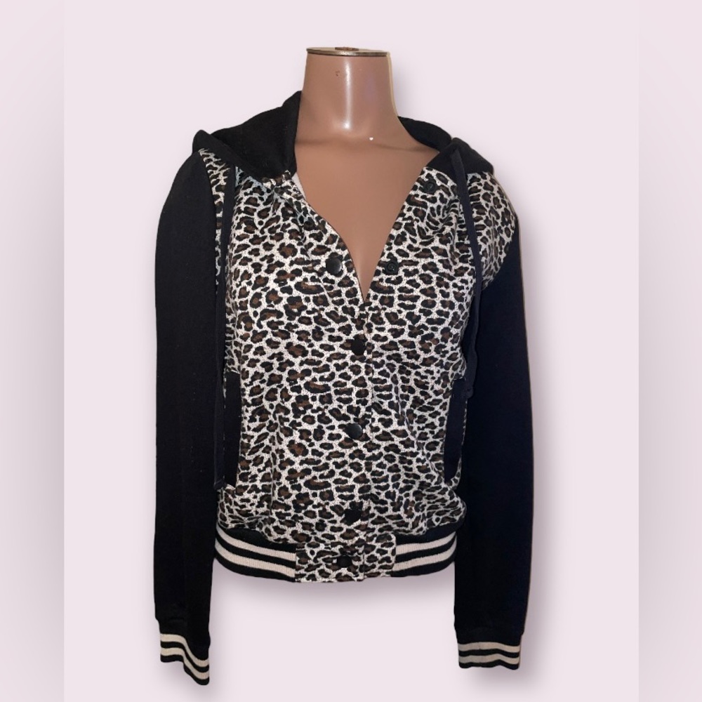 CHEETAH PRINT SWEATER